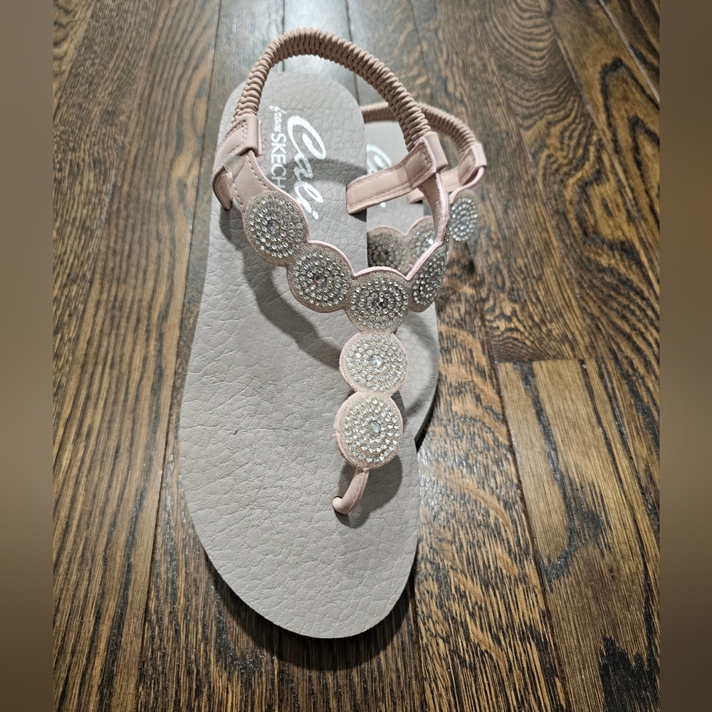 Cali From Sketchers Yoga Foam